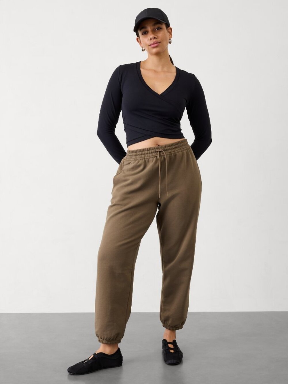Athleta Forever Fleece Mid Rise Jogger Pants Sweatpants Women's Large Brown